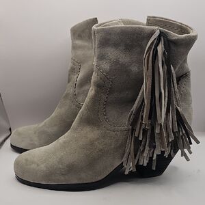 Sam Edelman Louie Fringe Suede Booties. Size 7